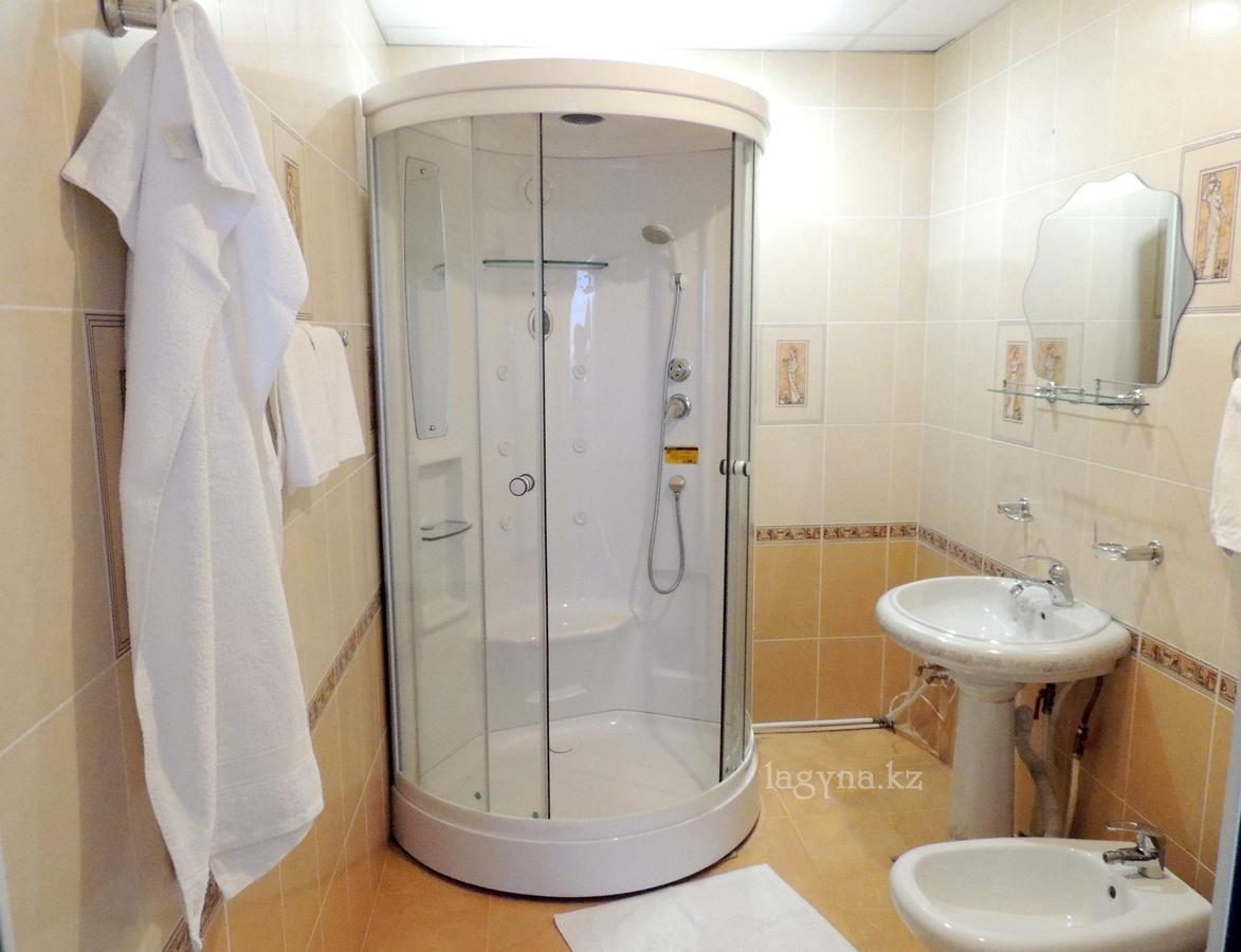 Hotel Laguna Kostanaj Exteriér fotografie