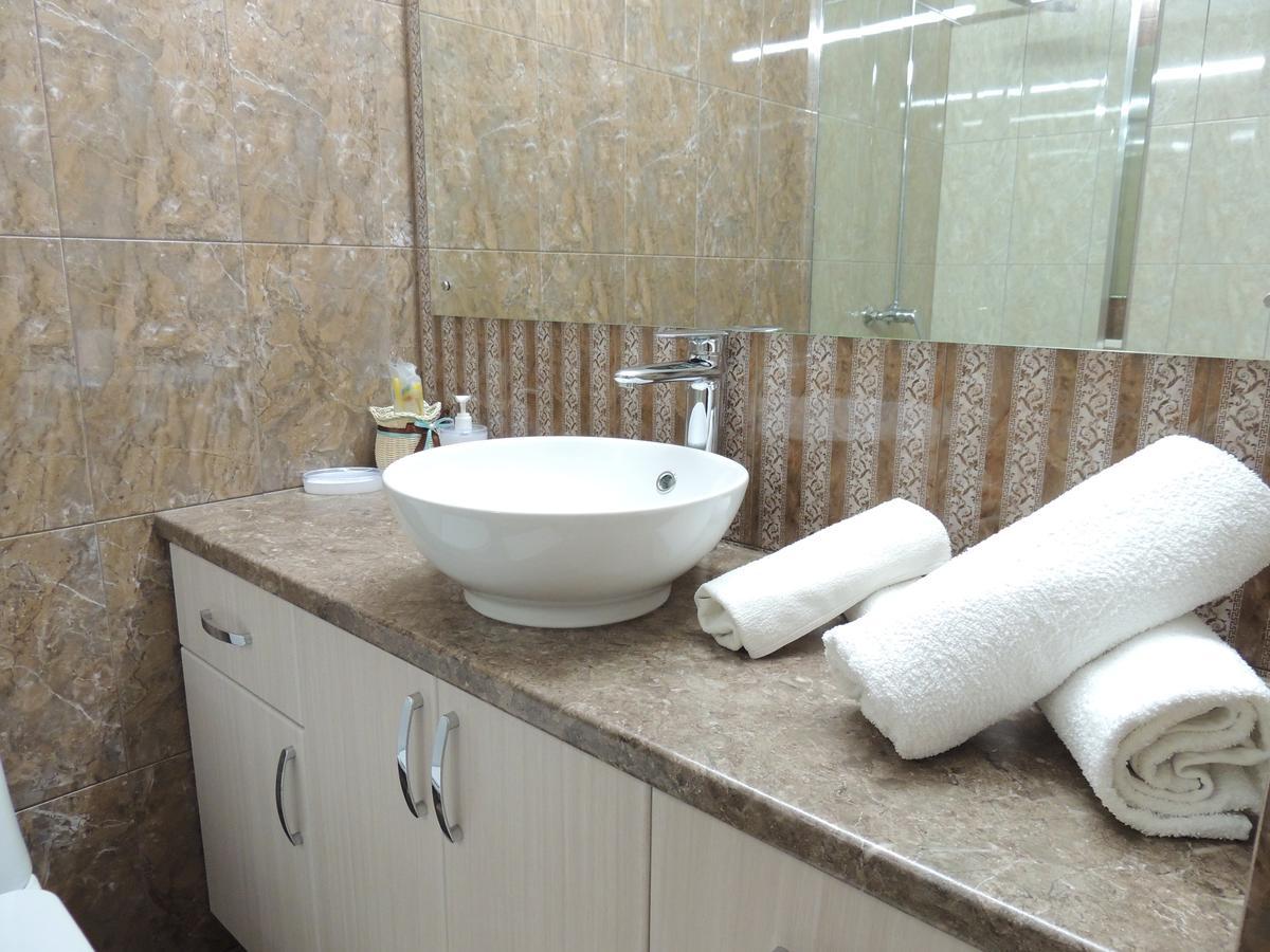 Hotel Laguna Kostanaj Exteriér fotografie